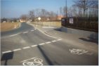 Straenbegleitender Radweg an der K9254 zwischen Wachau und Seifersdorf (Querungsstelle am Sportplatz)